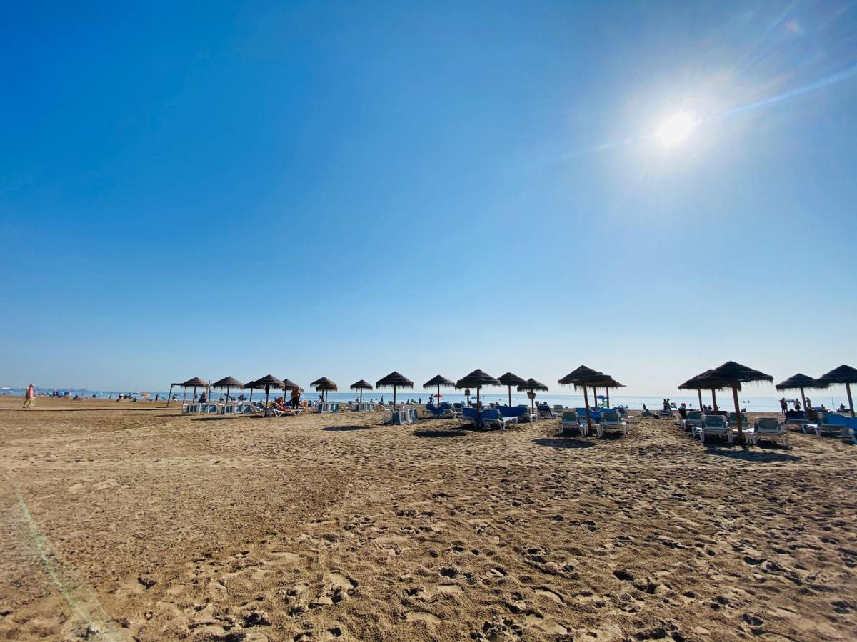 M & B Beach Apartment Valencia Eksteriør billede